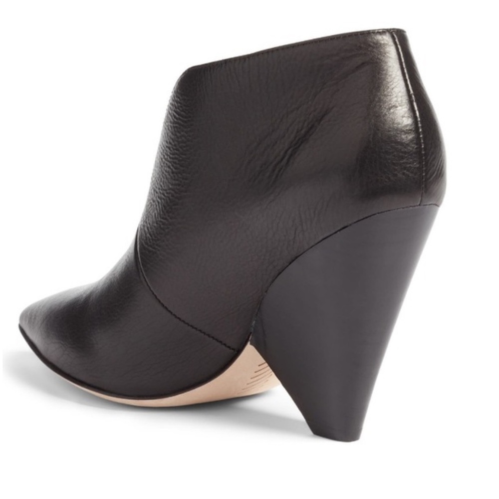 PAIGE Emi Black Pointed Toe Ankle bootie Sz 8.5M - Picture 2 of 11